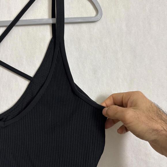 Vuori Black Short Sleeve Top - Picture 7 of 10